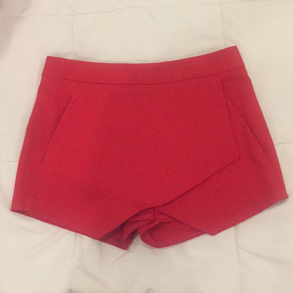 Express red skort w/ pockets